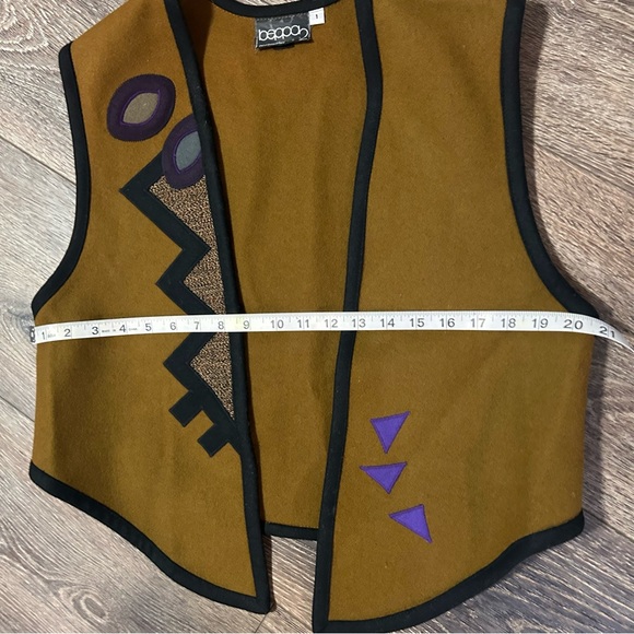 Vintage Beppa Wool vest with geometric designs - Picture 8 of 9